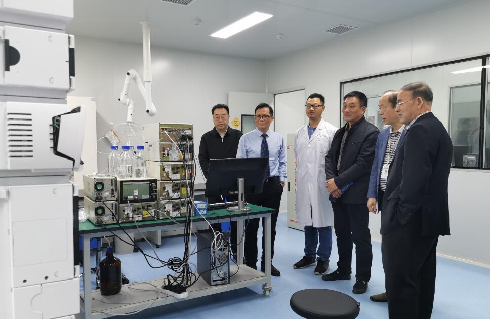 学会党支部开展学习贯彻习总书记《讲话》精神主题党日活动