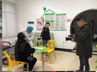 雷锋月 正青春：“金扇子”志愿服务团开展社区服务活动