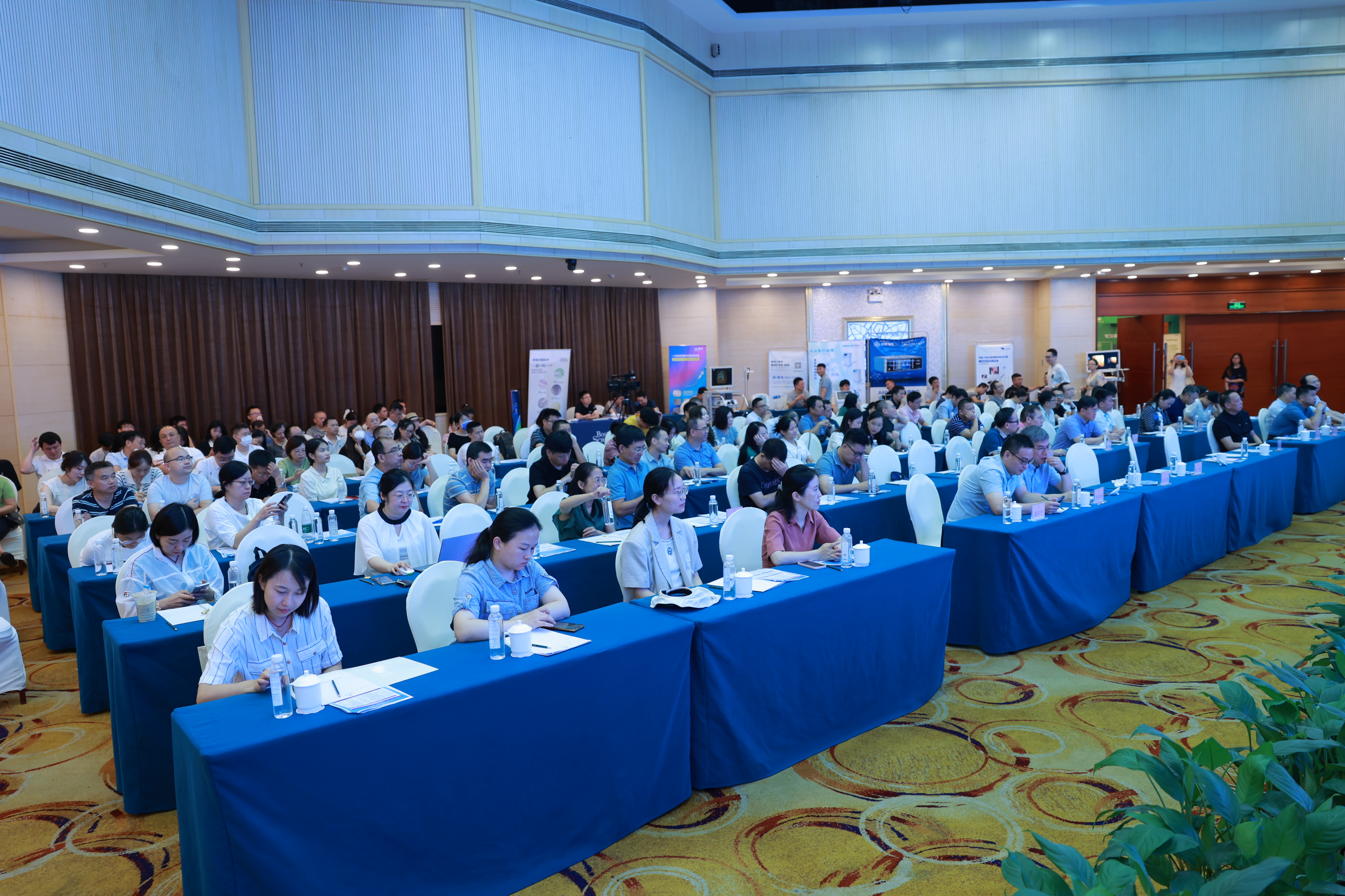 湖南省健康管理学会呼吸肿瘤管理专业委员会第一届第三次年会暨第五届肺癌早诊和全程管理研讨会暨第十二届实用介入肺病研讨会成功举办